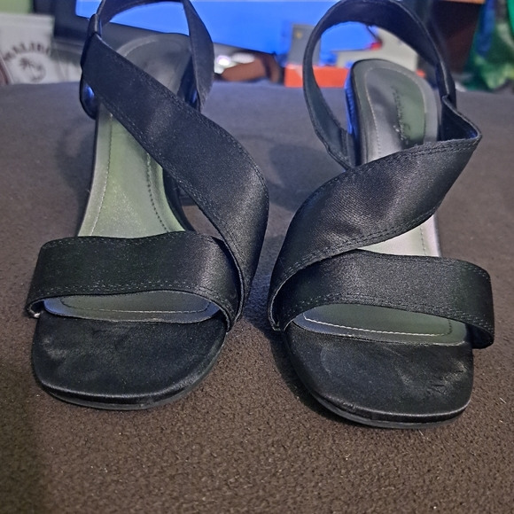 American Eagle Heeled Shoes - Picture 16 of 16